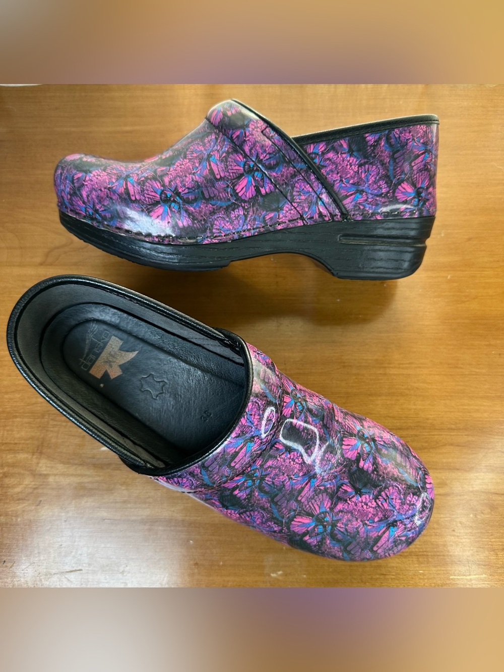 Dansko Professional XP Clogs Butterfly/Floral Patent Leather Size 38 (US 8)